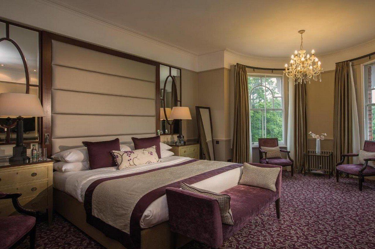 Woodlands Park Hotel Cobham  Exterior foto