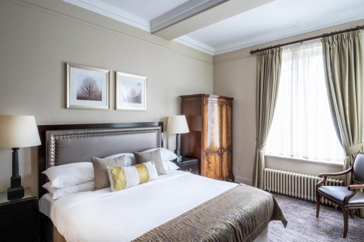 Woodlands Park Hotel Cobham  Exterior foto