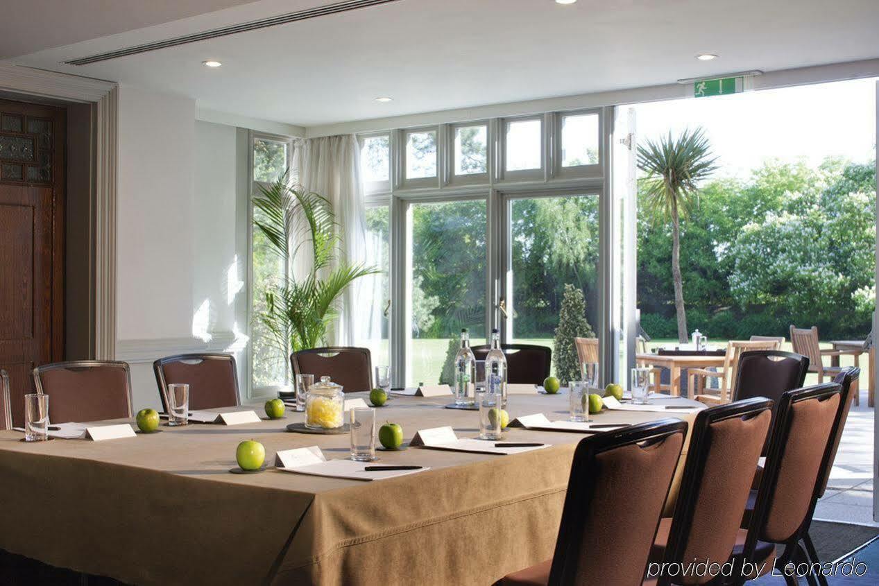 Woodlands Park Hotel Cobham  Exterior foto